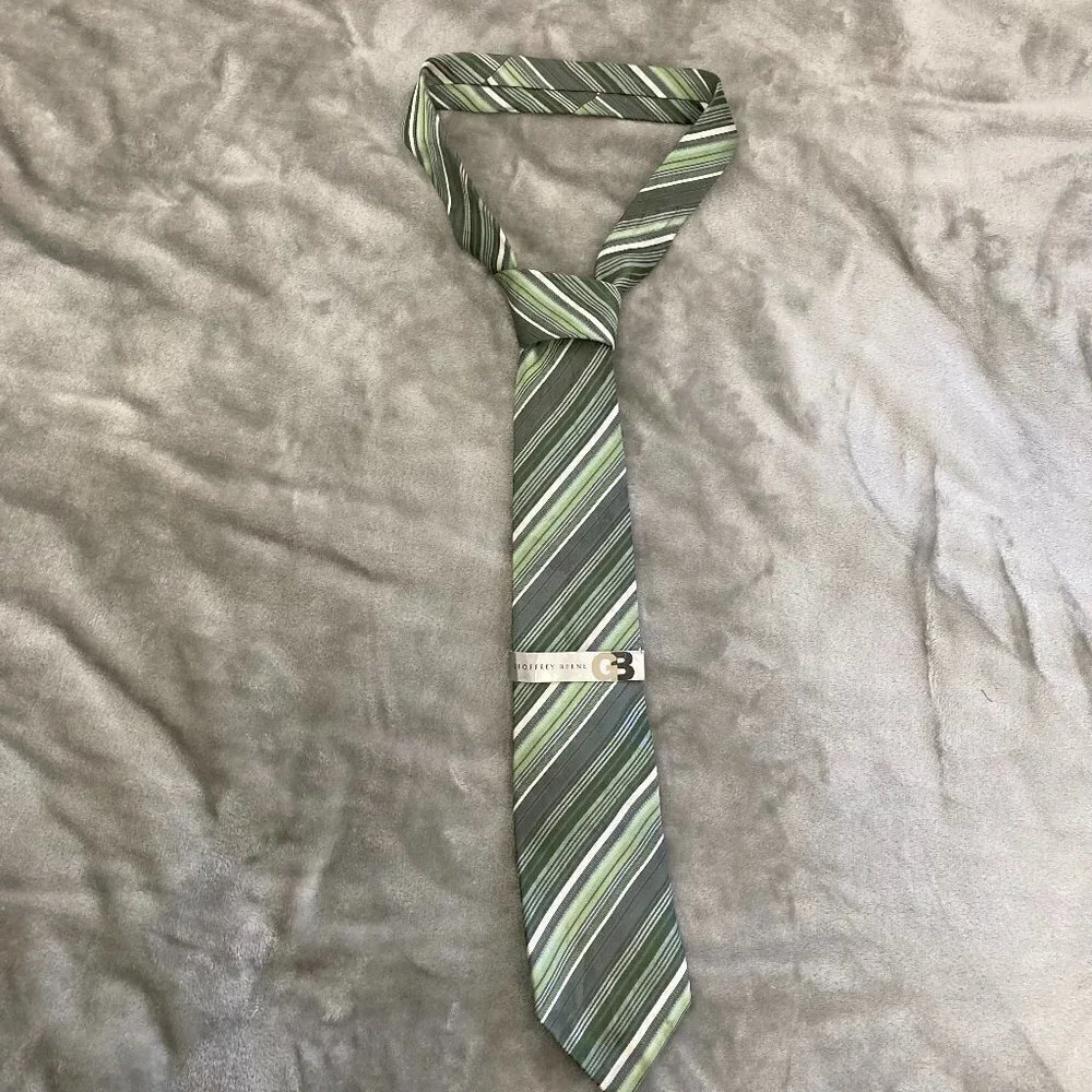 Geoffrey Beene Extra Long Green Diagonal Striped Tie 100% Silk New with Tag NWT